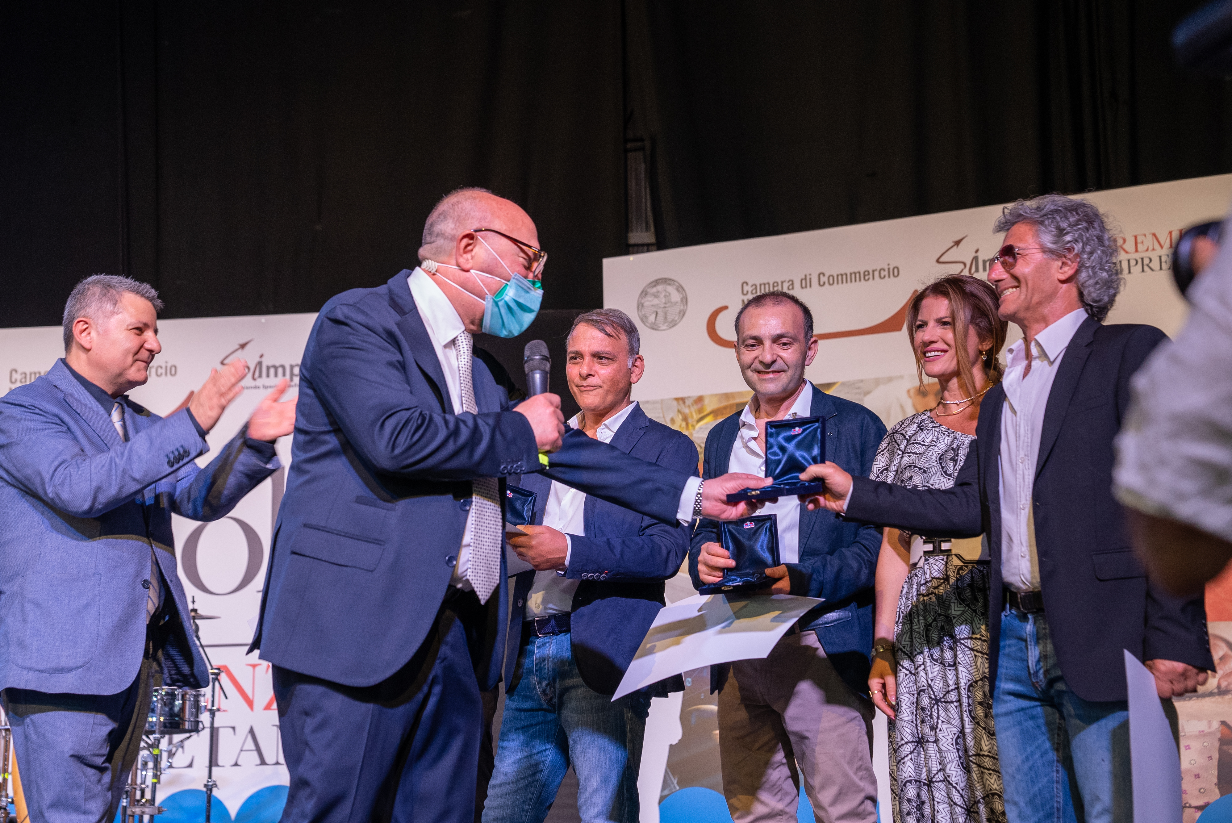 Conegnati i premi "Fatto a Napoli" a 1500 imprese, le eccellenze del tessuto produttivo locale